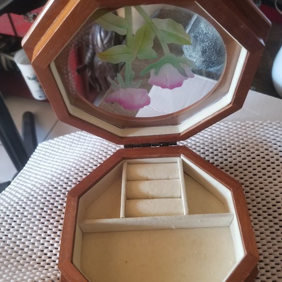 Jewelry Box - Picture 3 of 4